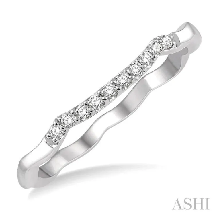 1/10 Ctw Lattice Round Cut Diamond Wedding Band in 14K White Gold