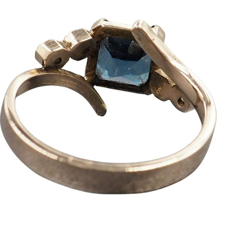 Blue Spinel & Cubic Zirconia 9ct Yellow Gold Ring