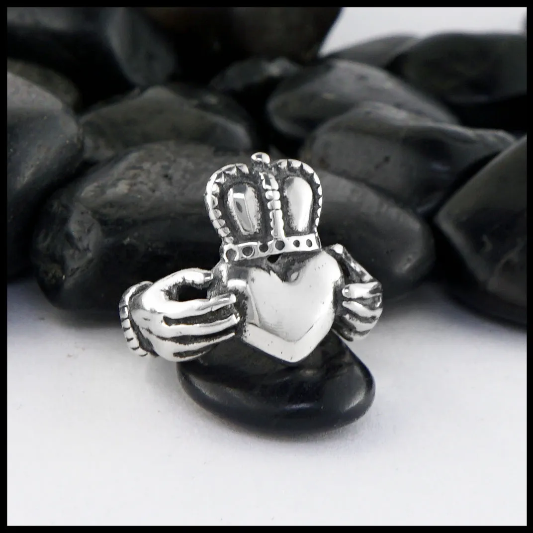 Detailed Silver Claddagh Ring