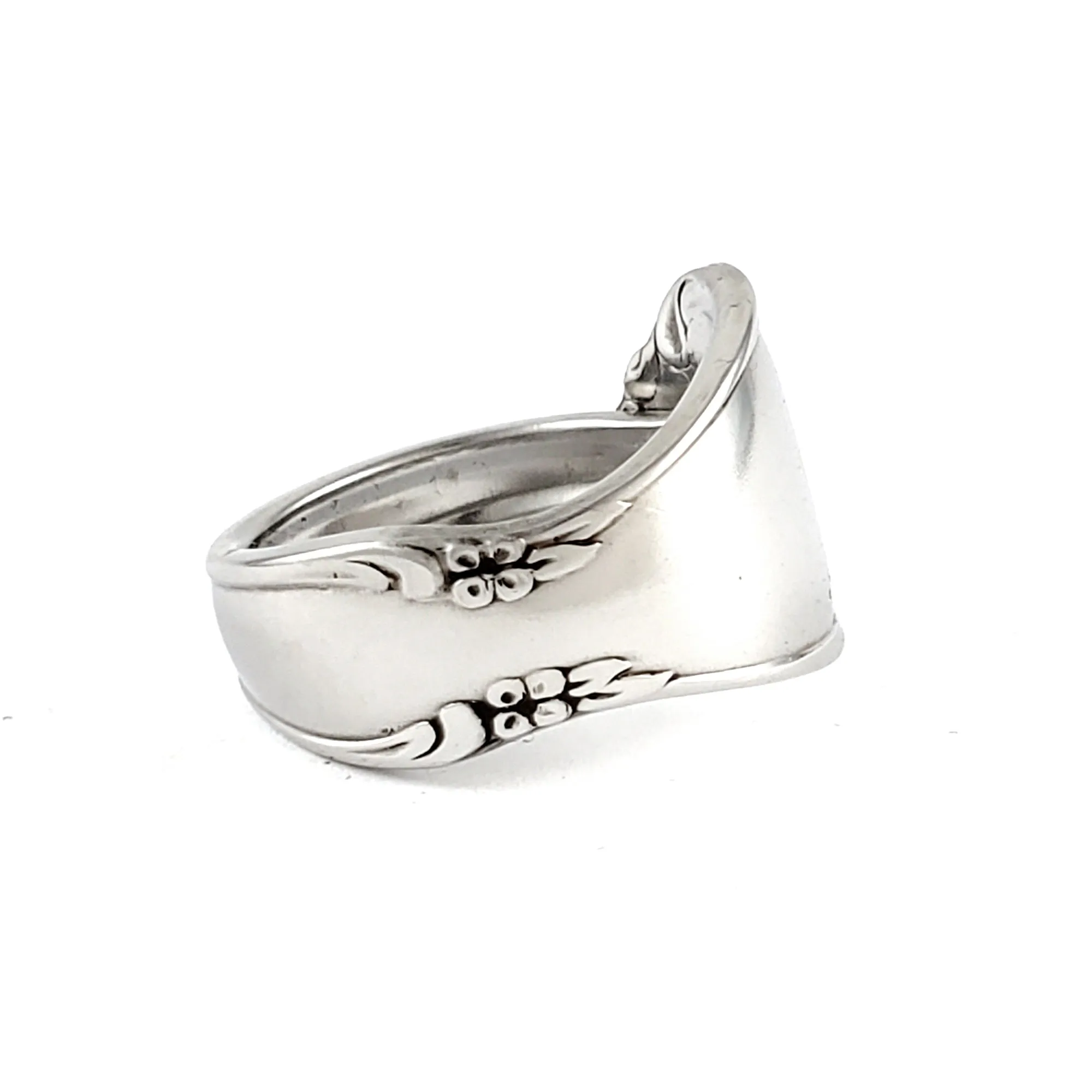 Oneida Chateau Stainless Steel Spoon Ring